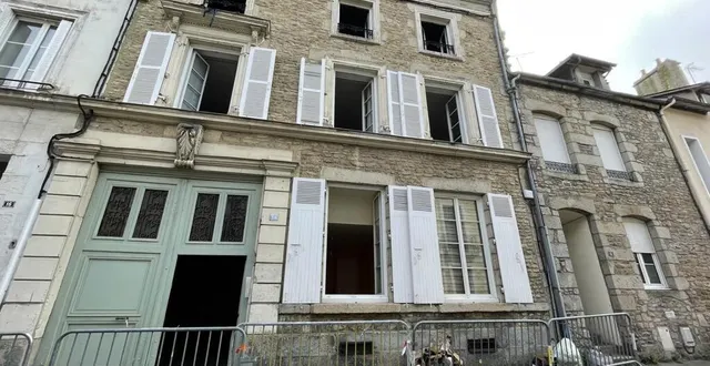 photo  un incendie, au 14, rue de lancrel, à alençon (orne), a obligé treize personnes à être relogées. le feu a pris au deuxième étage, à partir d’une bougie.  &copy;  ouest-france 