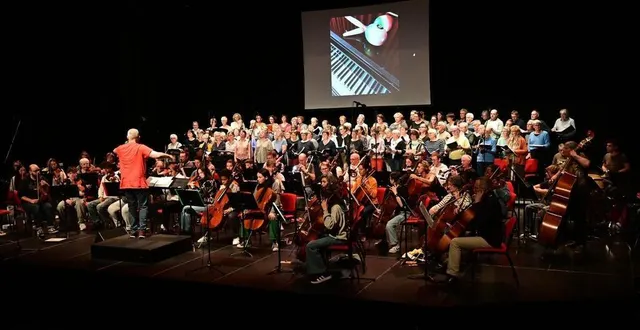 photo  la répétition a rassemblé les cent choristes et soixante musiciens, sur la scène du forum de flers, pour les derniers ajustements.  &copy;  ouest-france 