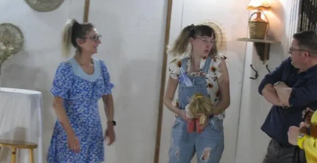 photo  fou rire garanti pour les spectateurs et les comédiens.  &copy;  archives ouest-france 