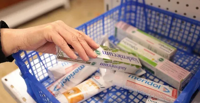 photo  où jeter gel douche, tubes de dentifrice, cotons-tiges ? la réponse du sirtom de flers-condé.  &copy;  ouest-france 