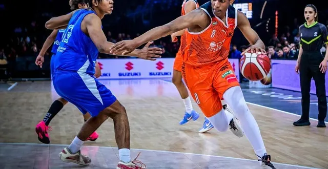 photo  la prestation de madiba diaby-cissé (balle en main) pour le scm n’a pas été suffisante pour remporter la coupe de france u18 à bercy, ce samedi 26 avril 2025.  &copy;  le maine libre - yvon loué 