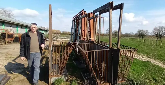 photo  des mangeoires situées en hauteur seront capables de délivrer des branches de végétaux et de la luzerne, séparément des pommes et des carottes, dont les girafes sont friandes.  &copy;  ouest-france. 