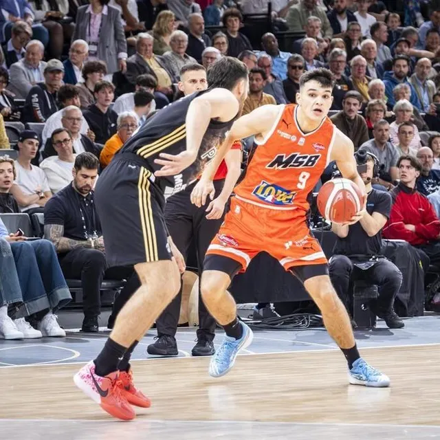 photo le talent de leopold delaunay, couteau suisse du msb, n’aura pas suffi (7 points).  ©  dominique breugnot/ouest-france