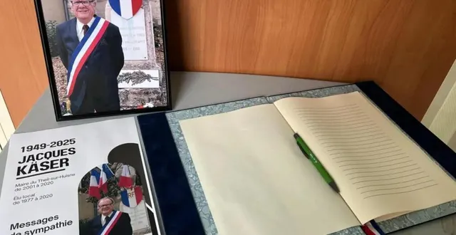 photo  un registre est à disposition à la mairie pour collecter les messages de sympathie.  &copy;  @val-au-perche 