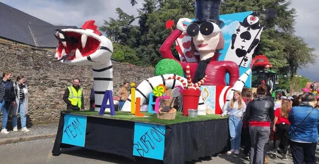 photo  tous les chars du défilé de jour seront illuminés pour un ultime défilé de nuit.  &copy;  ouest-france 