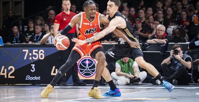 photo  yeguete et les manceaux doivent vite se remettre la tête à l’endroit.  &copy;  dominique breugnot 