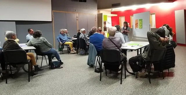 photo  à l’occasion du conseil de la mdh, une vingtaine de participants ont exprimé diverses pistes d’amélioration sur le fonctionnement et les activités de la mdh.  &copy;  ouest-france 