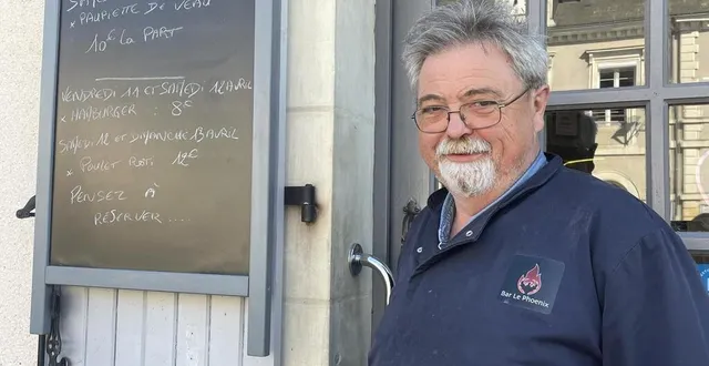 photo  joseph guérin, qui tient le café-restaurant le phoenix au bailleul, multiplie les propositions et rend des services.  &copy;  le maine libre 