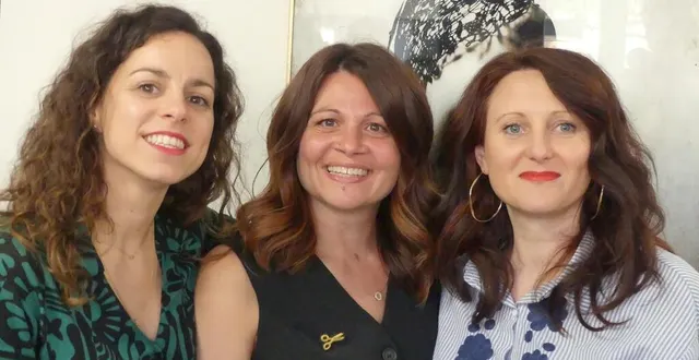 photo  laura clermont, au centre, devient propriétaire du salon différence coiffure à briollay. elle y était salariée manager depuis 2008. elle est ici entourée de caroline chaignon (à gauche) de différence coiffure à saint-barthélemy-d’anjou, et d’emy juret, de différence coiffure à tiercé.  &copy;  ouest-france 