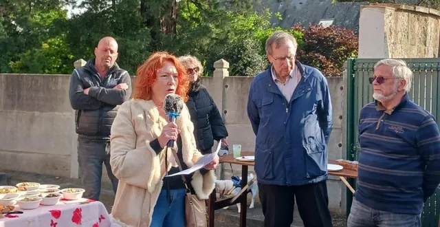 photo  muriel fiez, élue de l’opposition et georges feterman, biologiste de l’association arbre, se lèvent contre le projet d’abattage des séquoias centenaires d’écommoy.  &copy;  ouest-france 