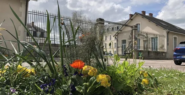photo  alençon est labellisée trois fleurs.  &copy;  ouest-france 