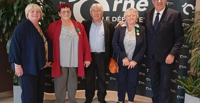 photo  agnès laigre, marie-france huet, jean-pierre féret, nelly nogues, et christophe de balorre.  &copy;  conseil départemental 