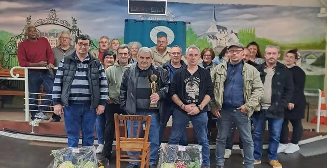 photo  samedi 26 avril, la société du milieu a organisé la finale du challenge serge-chevalier, en hommage à un ancien sociétaire, membre actif de l’association mazéiaise. la compétition a réuni près de trente équipes. philippe foin et christian thomas l’ont emporté face à pascal chevalier (fils de serge) et charles malet, sur le score sans appel de 12 à 1. le prochain concours sera celui de la boule carrée, le 17 mai dans l’après-midi.  &copy;  co 