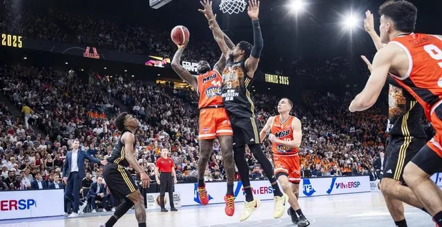 photo  williams narace a apporté son énergie contre paris. un exemple à suivre pour la dernière ligne droite en championnat.  &copy;  dominique breugnot, ouest-france 