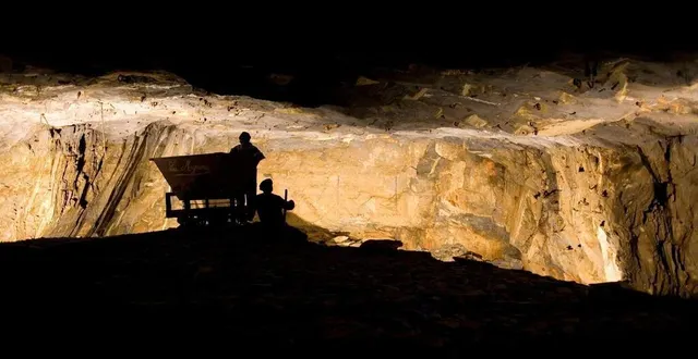 photo  le sous-sol de maine-et-loire a longtemps été exploité pour en retirer de nombreuses richesses, comme l’ardoise ou l’or (photo d’illustration).  &copy;  mine bleue 