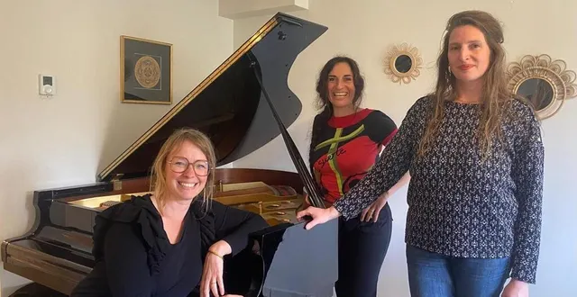 photo  les trois artistes lors d’une répétition : jennifer meens-deflandre, sylvie-jane courapied et anne-flore grandsire.  &copy;  ouest-france 