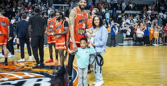 photo  tashawn thomas, dont les deux enfants sont nés au mans, prolonge d’une année de plus en sarthe.  &copy;  dominique breugnot 