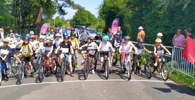 photo  les scolaires sur la ligne de départ dans la continuité du programme savoir rouler à vélo.  &copy;  ouest-france 