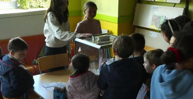 photo  à la demande du conseil municipal des enfants, les élèves ont voté pour classer quatre jeux extérieurs, dont un ou deux seraient installés près du terrain multisport.  &copy;  ouest-france 