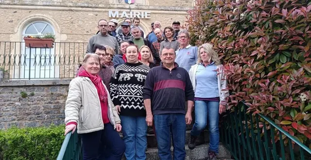 photo  les bénévoles rassemblés pour leur village, samedi.  &copy;  ouest-france 