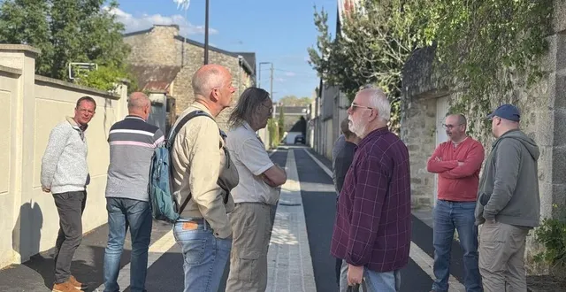 photo  les élus d’alençon ont rencontré les habitants de la rue ambroise-de-loré refaite.  &copy;  ouest-france 