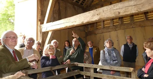 photo  valennes, samedi 26 avril 2025. les artisans ayant travaillé sur ce chantier ont détaillé leurs interventions.  &copy;  le maine libre 