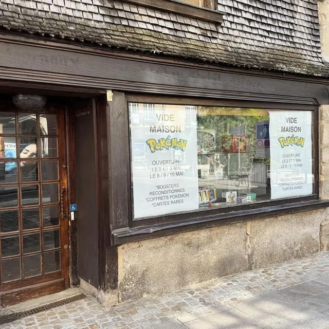 photo la vente se déroule dans l’ancienne boutique polamaya.  ©  ouest-france