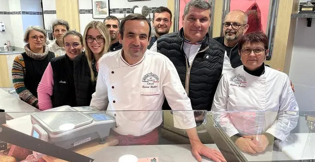 photo  bruno cormerais, l’animateur de l’émission de m6 « la meilleure boulangerie de france » était venu tourner en secret le 14 novembre 2024 à la boucherie-charcuterie berthier, à chantenay-villedieu.  &copy;  ouest-france 