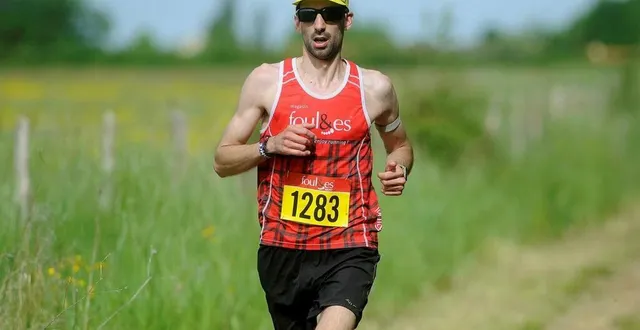 photo  bessines, jeudi matin. jonathan billaud et cloé bouillé, accompagnée de son père jean-françois, ont levé les bras à l’arrivée.  &copy;  co – christophe bernard 