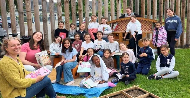 photo  la bibliocyclette permet d’offrir aux enfants la richesse de la littérature jeunesse, stimuler leur curiosité et encourager leur autonomie dans leur choix de lecture.  &copy;  ouest-france 