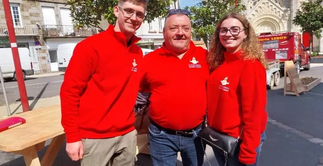 photo  les représentants de la scierie leroy du grais : théophane, jean-christophe leroy et léa ledan exposaient pour la première fois des abris et mobilier de jardins.  &copy;  ouest-france 