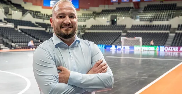 photo  président de l’étoile lavalloise, julien moreau veut faire de ce final four une fête du futsal.  &copy;  photo : le maine libre – xavier sarrat 