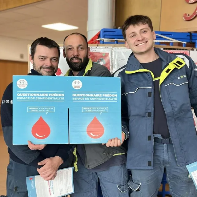 photo trois ouvriers de l'entreprise engie sont venus offrir leur sang.  ©  ouest-france