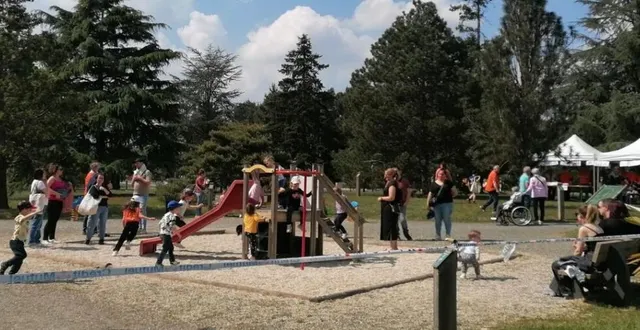 photo  pour trouver les œufs, il fallait chercher partout. heureusement, les parents étaient là pour aider dans cette quête.  &copy;  ouest-france 