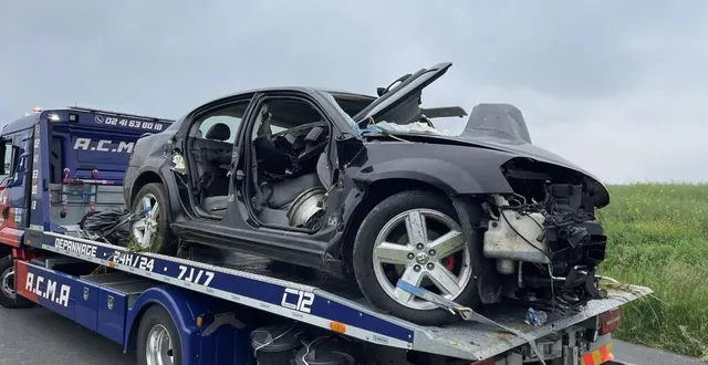 photo  une collision frontale entre deux voitures a eu lieu tôt ce dimanche matin 4 mai 2025 sur la route départementale 762, entre le pin-en-mauges et beaupréau.  &copy;  ouest-france 
