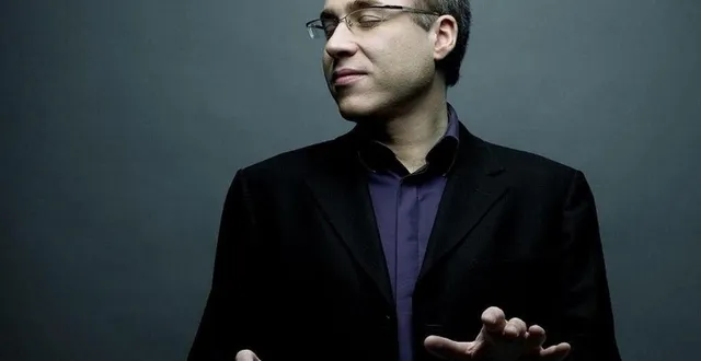 photo  jean-françois zygel, pianiste, donnera, chaque soir, une prestation pendant le festival de l’épau, au mans.  &copy;  denis rouvre 