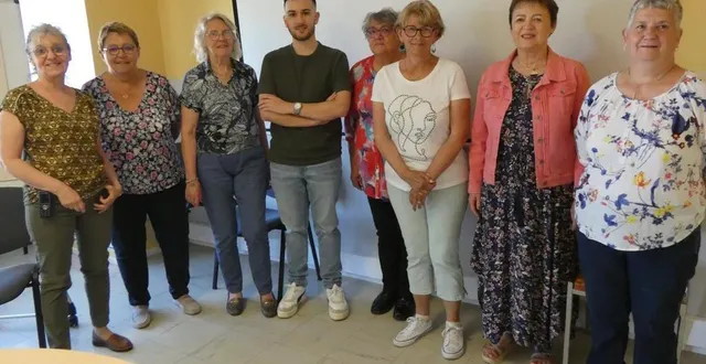 photo  les bénévoles avec la présidente de l’association, colette coadic (troisième à droite)  &copy;  . ouest-france 
