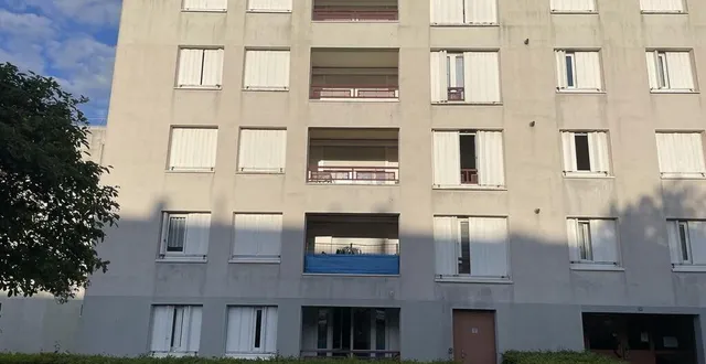 photo  le feu dans la friteuse s’est déclaré dans un appartement du 2e étage allée hélène-boucher dans le quartier saint-exupéry de sablé-sur-sarthe. aucune trace de l’incendie n’est apparente de l’extérieur. il ne subsiste que l’odeur de friture qui flotte dans le quartier.  &copy;  ouest-france 