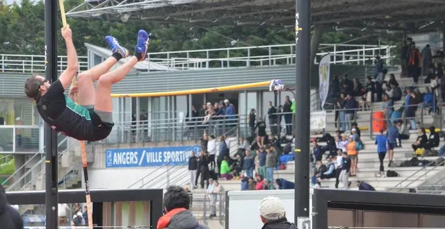 photo  le concours du saut à la perche a été remporté par mathis desprès.  &copy;  thierry huguenin 