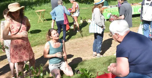 photo  on échange des plants, mais aussi des conseils.  &copy;  le maine libre 