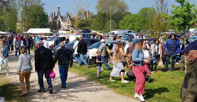 photo  le bric-à-brac a séduit petits et grands.  &copy;  le maine libre 