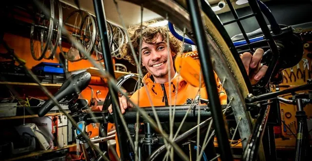 photo  baptiste bescond a repris bricocycle, rue nationale au mans, le 1er avril 2025.  &copy;  photo le maine libre – yvon loué 