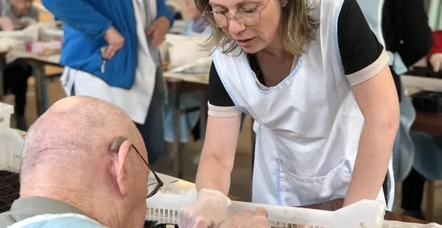photo  les résidents et usagers de saint-julien ont planté des légumes et plantes aromatiques.  &copy;  le maine libre 