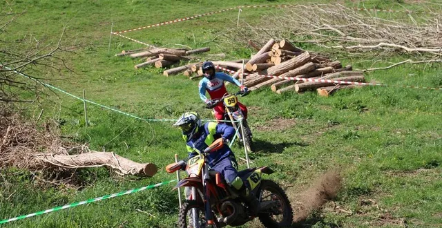 photo  les enduristes se sont fait plaisir tout en assurant le spectacle.  &copy;  ouest-france 