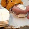photo les couches pour bébé doivent être jetées dans les sacs transparents.
