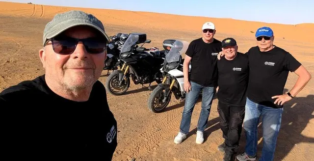 photo  les quatre motards : pascal corbin, jean panchèvre, jean-paul parmentier et christian paris.  &copy;  pascal corbin 