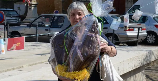 photo  claudine a prévu de partager l’animal de 3,470 kg avec ses petits enfants attendus pour le déjeuner dominical.  &copy;  le maine libre 
