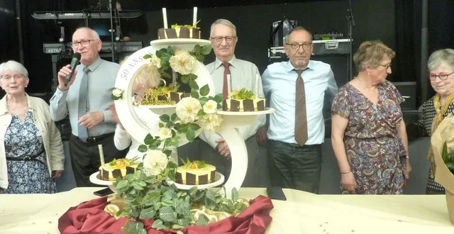 photo  générations mouvement de neuville et son président, maurice brosse, ont fêté les 50 ans d’existence du club avec les adhérents.  &copy;  le maine libre 