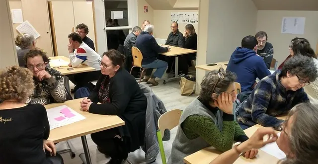 photo  le collectif pour la sécurité sociale de l’alimentation en pleine réflexion.  &copy;  aurore mary 