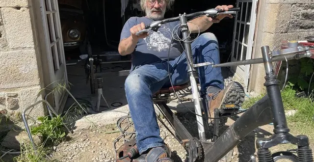 photo  philippe petit, habitant à saint-hélen, s’est lancé dans la construction d’un vélomobile habitable.  &copy;  ouest-france 